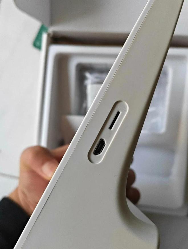 箱内置低音炮与电池还有4G网络版AG真人app60元的7寸智能音(图6)